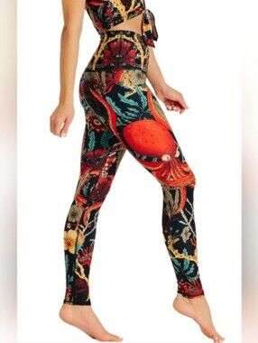 Yoga Democracy Recycled Leggings Sea Life Octopus Coral LARGE - NWOT